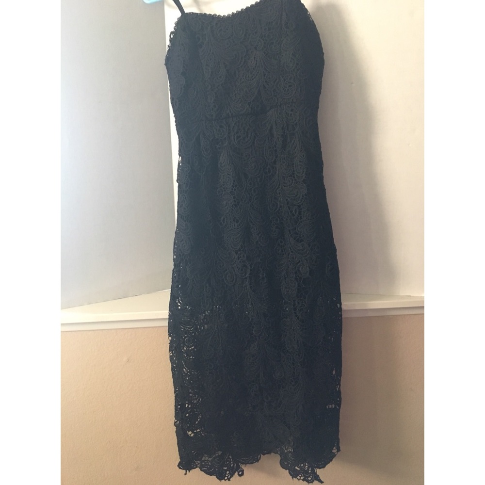 NWOT NSR black lace floral midi dress